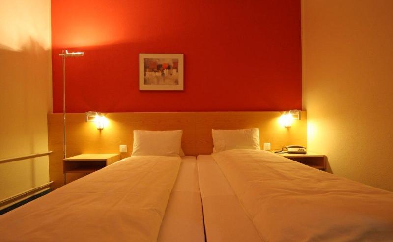 Esplanade Swiss Quality Hotel Davos Quarto foto